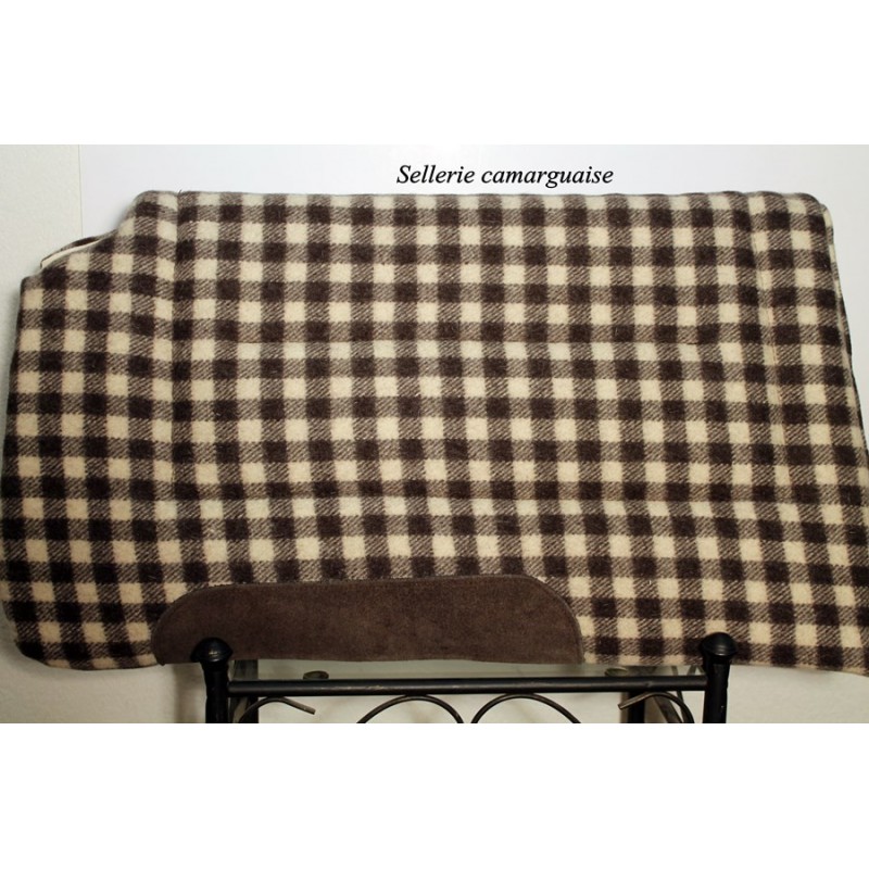 Couverton Camargue,  Drap de laine, nez coupé