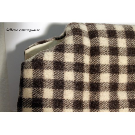 Couverton Camargue,  Drap de laine, nez coupé