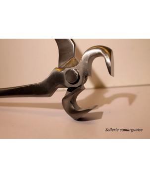 Maréchalerie, Pince à parer