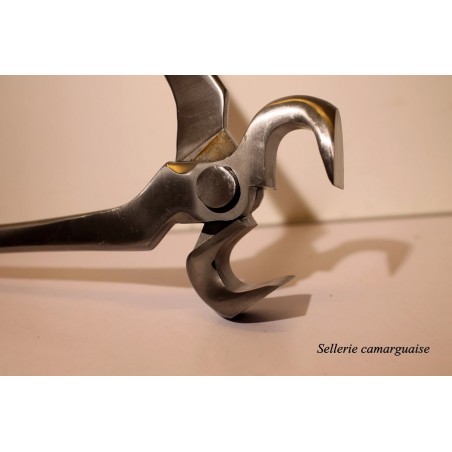 Maréchalerie, Pince à parer