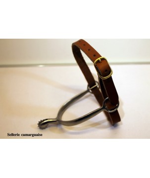 Lanières d'éperons rivetées, cuir chrome