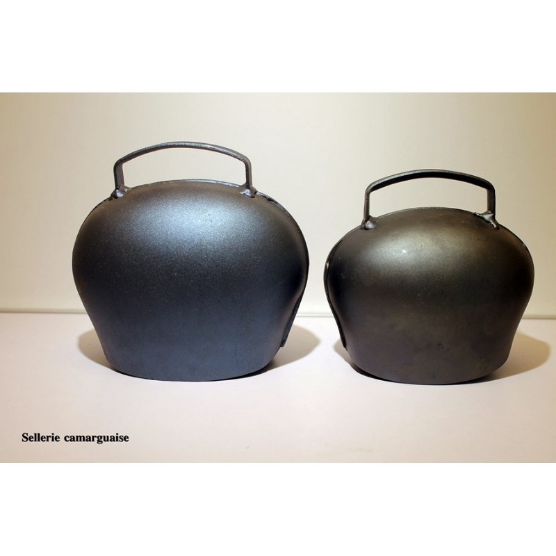 Cloche en acier bombé